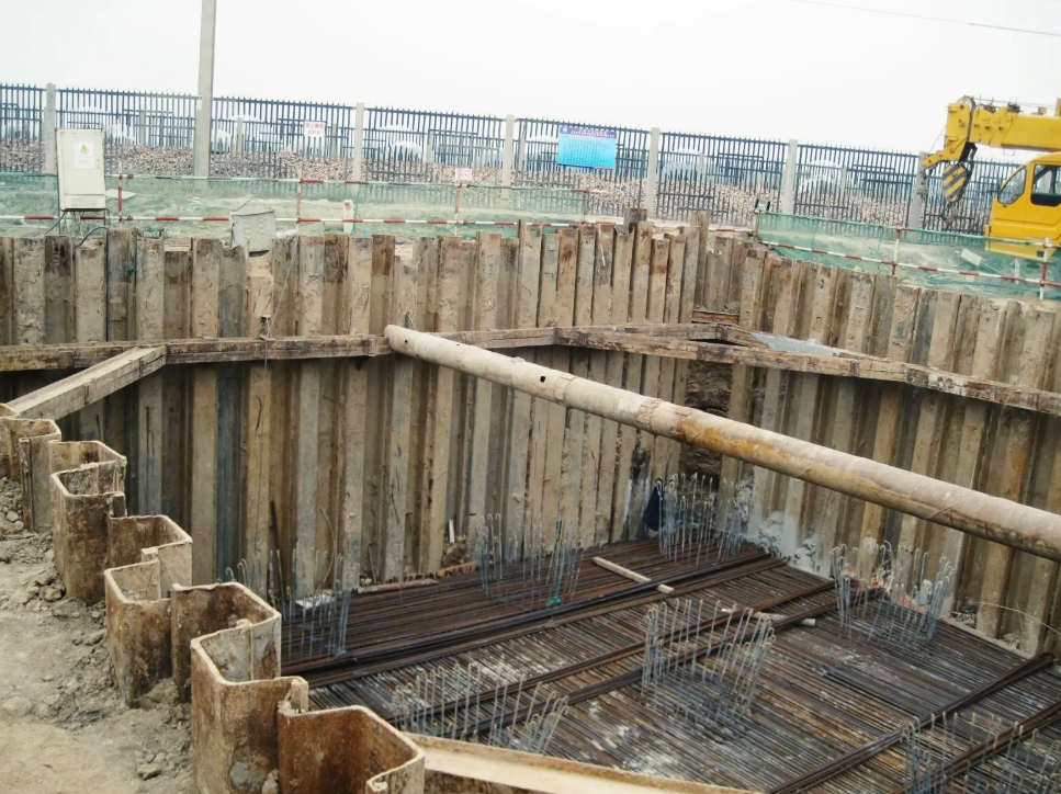 新疆建筑基础施工中基坑（基槽）有哪些支护方式？
